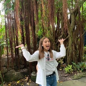 Meet your Posher, Madeline